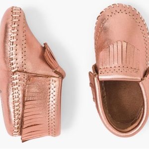 MINNETONKA ROSE GOLD INFANT MOCCASIN NWOT